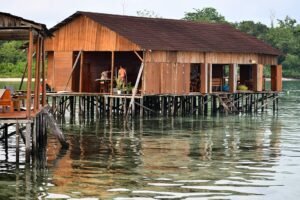 Banyak surf resort bungalow